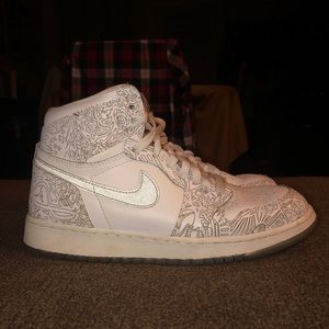 White Nike Sneakers Size 6